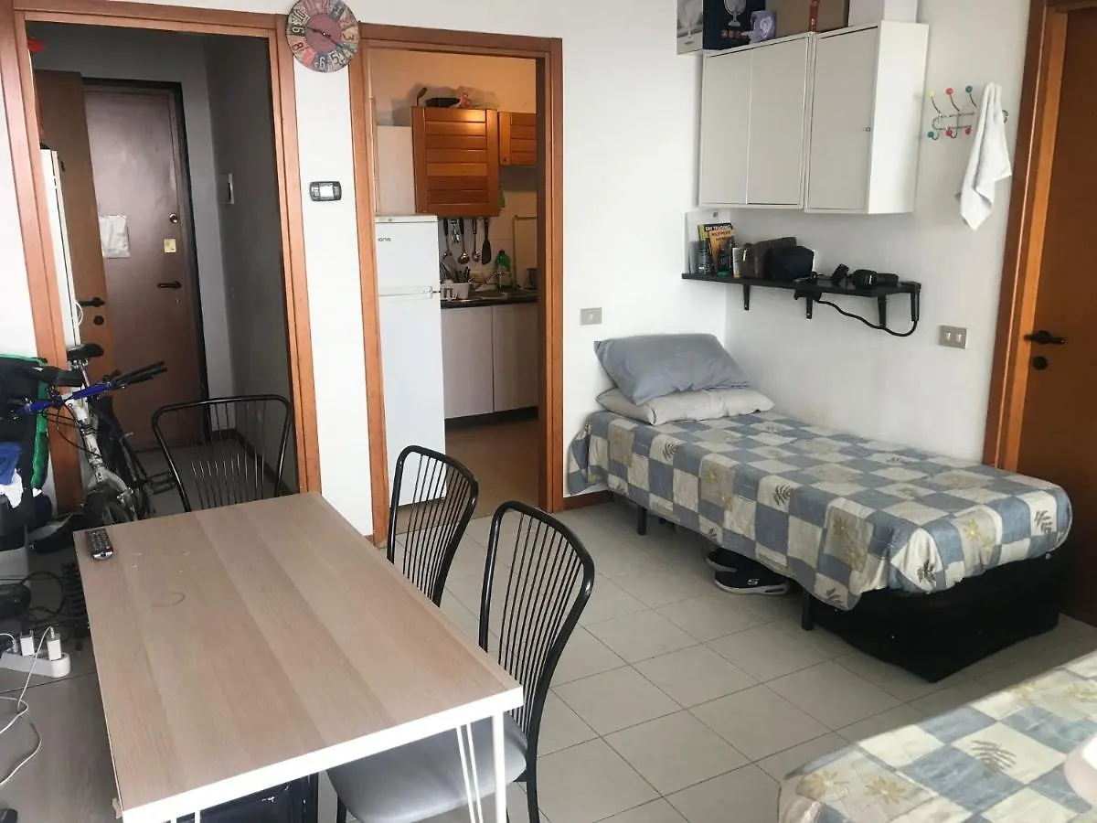 Bisceglie Aparthotel Milano Affittacamere